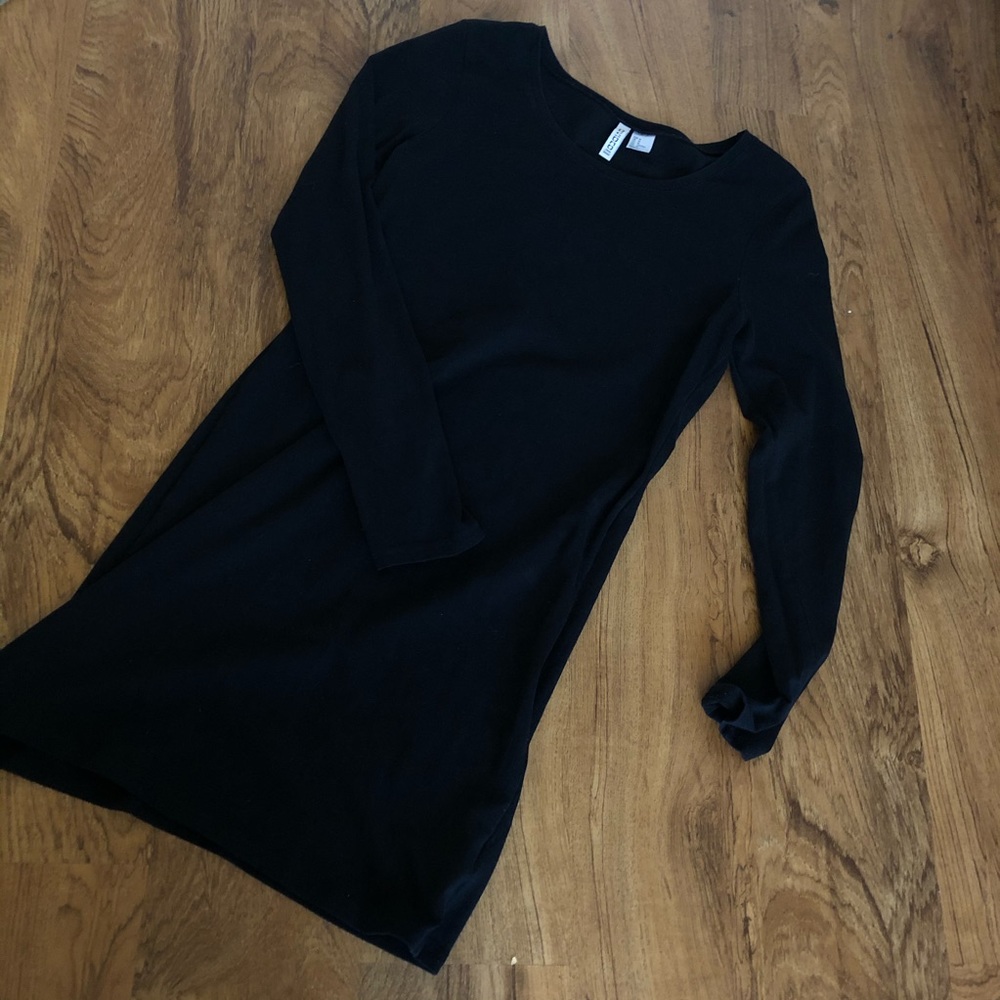 Black fitted dress
